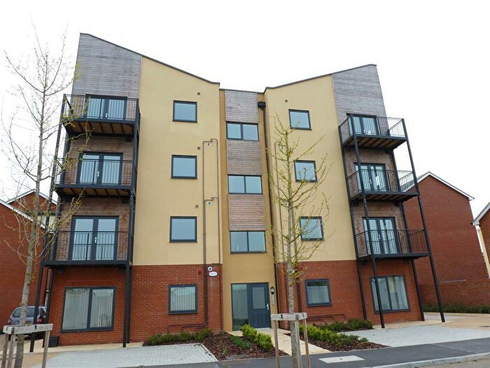 2 Bedroom Apartment To Rent In Edge Street, Aylesbury, HP19