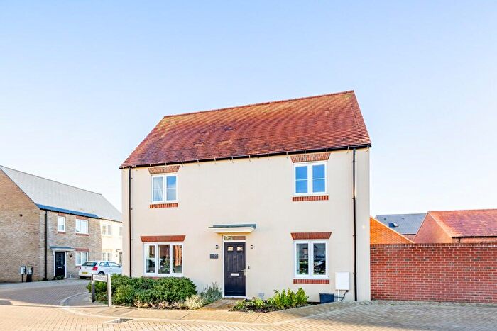 3 Bedroom Semi-Detached House To Rent In Newmarket Street, Bicester, Oxfordshire, OX26