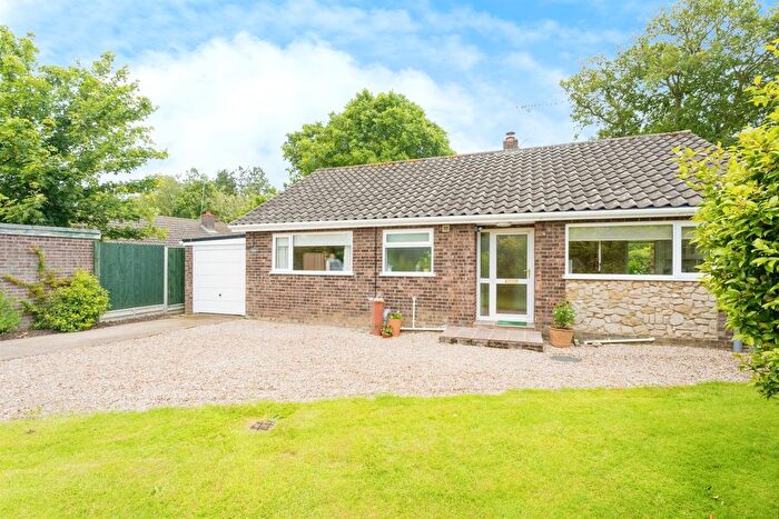 2 Bedroom Detached Bungalow For Sale In Melrose Drive, Aylmerton, Norwich, NR11