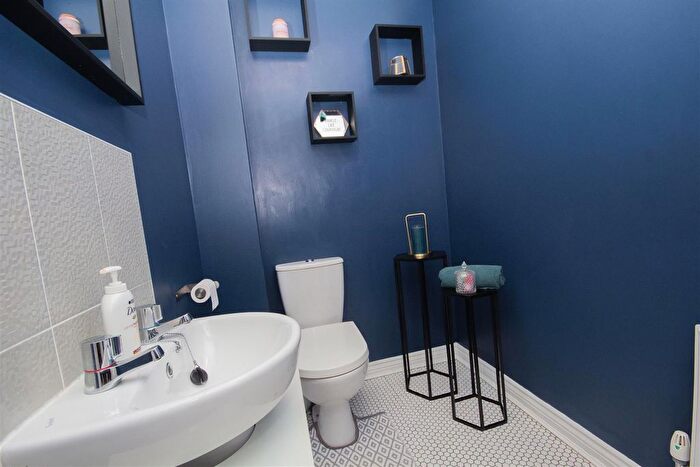 3 Bedroom Town House For Sale In Knowles View, Talke, Stoke-On-Trent, ST7