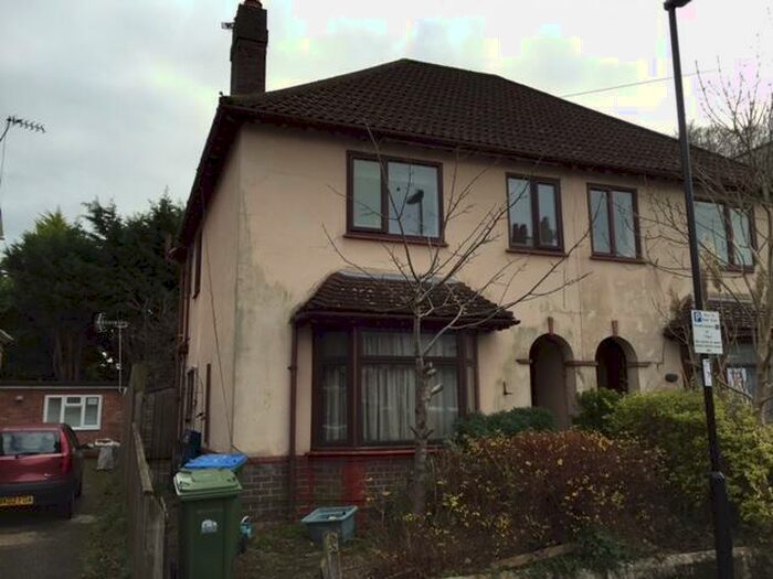 4 Bedroom House To Rent In Heatherdeane Road, SO17