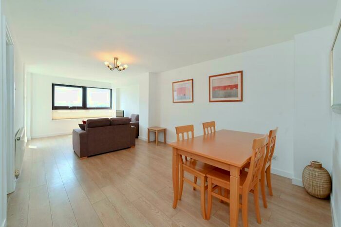 2 Bedroom Apartment To Rent In Free Trade Wharf Wapping, E1W