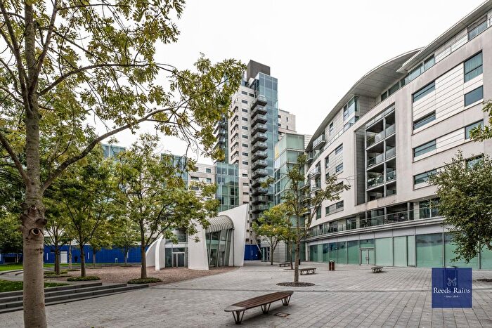 1 Bedroom Flat For Sale In Empire Square West, Empire Square, London, SE1