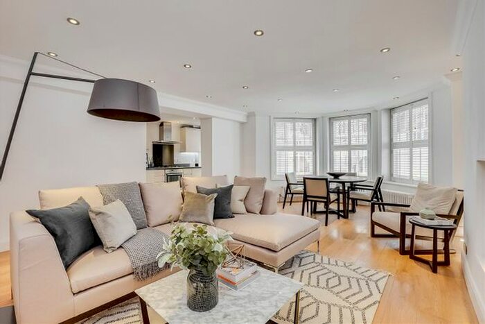 2 Bedroom Flat To Rent In Pont Street, Knightsbridge, SW1X