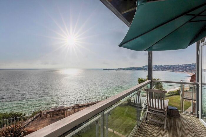 3 Bedroom Flat For Sale In Highcliffe Road, Swanage, BH19