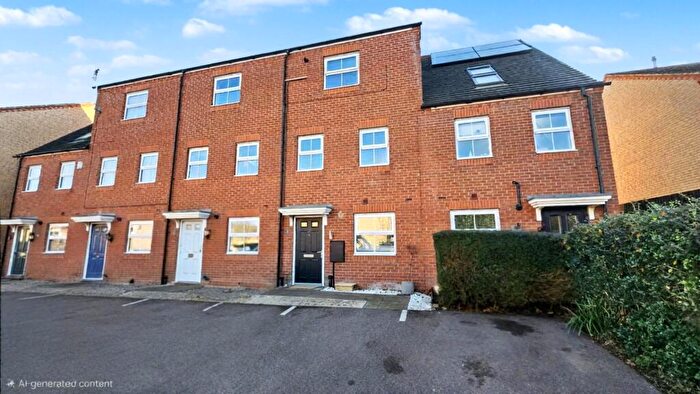 4 Bedroom Semi-Detached House For Sale In Walkers Way, Roade, Northampton, NN7