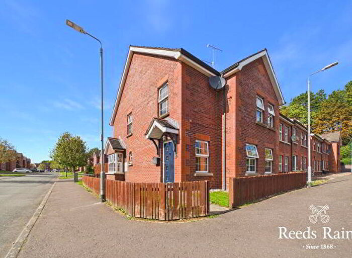 3 Bedroom End Of Terrace House For Sale In Causeway Meadows, Lisburn, BT28
