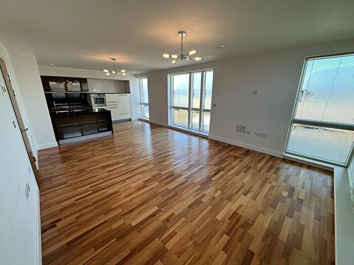 2 Bedroom Apartment To Rent In Hemisphere, The Boulevard, B5