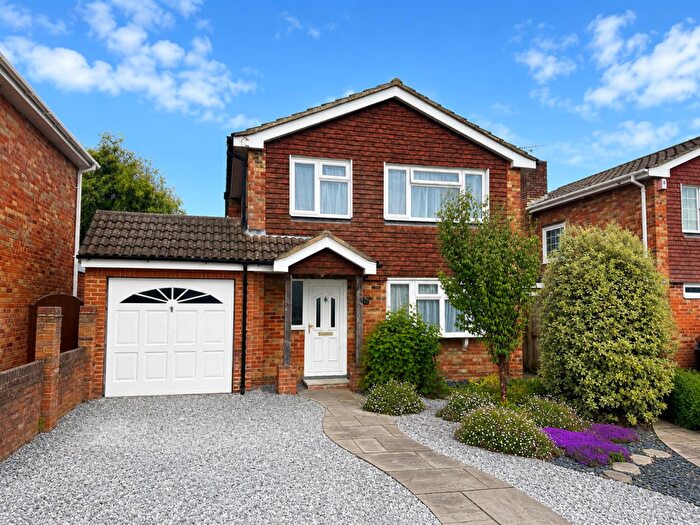 3 Bedroom Detached House For Sale In The Glebe, Stubbington, PO14