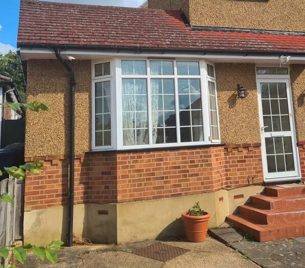 1 Bedroom Flat To Rent In Marlborough Avenue, Edgware, Middlesex, HA8