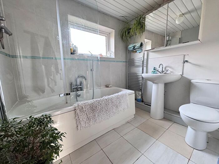 4 Bedroom End Of Terrace House For Sale In Derwent Square, Chinley, SK23