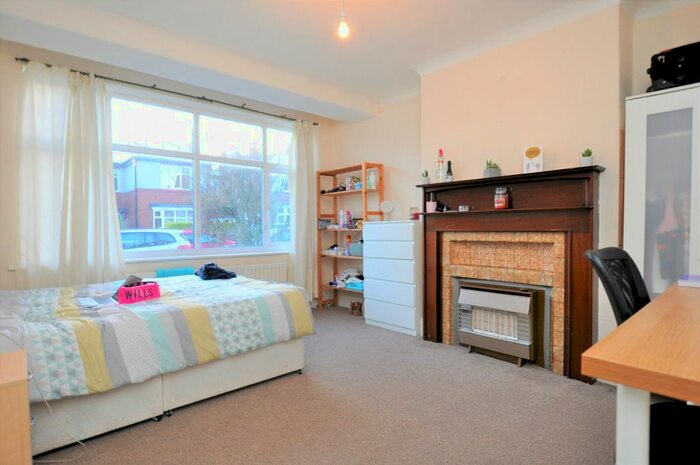 4 Bedroom Semi-Detached House To Rent In Hartside Gardens, Jesmond, Newcastle Upon Tyne, NE2