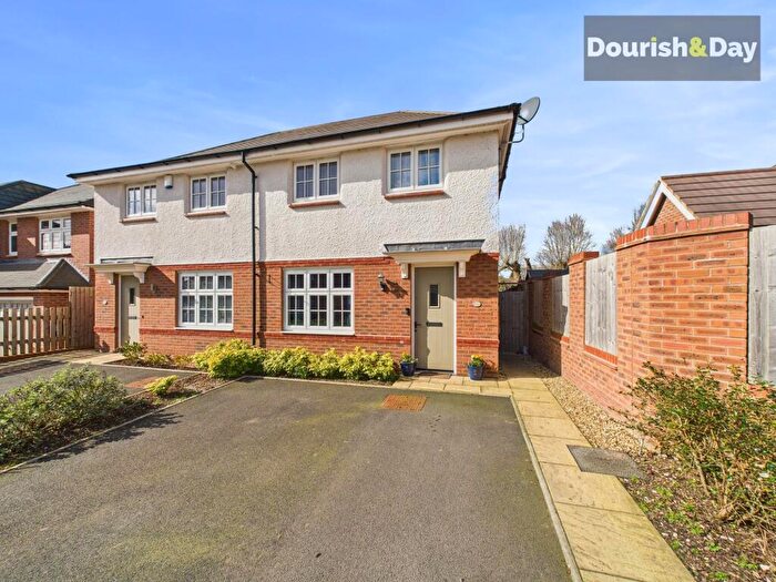 3 Bedroom Semi-Detached House For Sale In Bupton Road, Stafford, ST18
