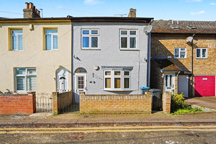 2 Bedroom House For Sale In Warwick Road, Enfield, EN3
