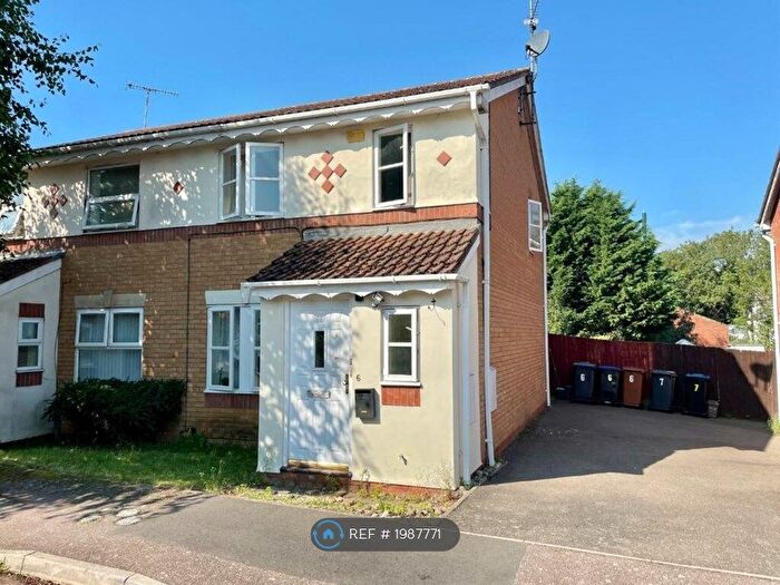 3 Bedroom Semi-Detached House To Rent In Ripon Close, Northampton, NN4