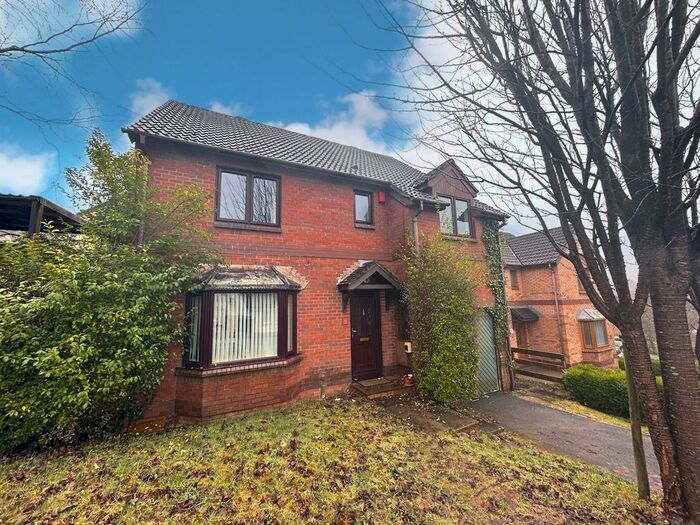 4 Bedroom House To Rent In Heol-y-Berth, Caerphilly, CF83