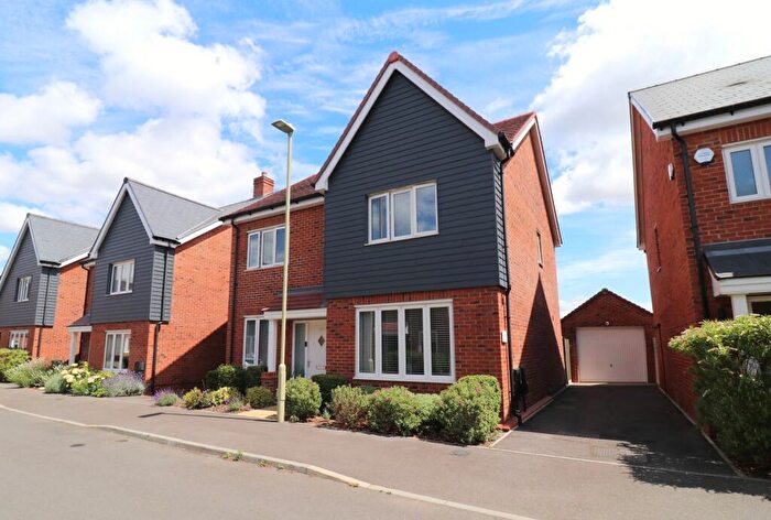 4 Bedroom Detached House For Sale In Turnberry Close, Botley, SO32