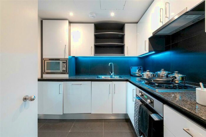 2 Bedroom Apartment To Rent In Westferry Circus, London, E14