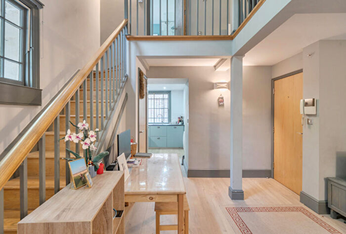 1 Bedroom Apartment For Sale In Guinea Lane, Bath, Somerset, BA1