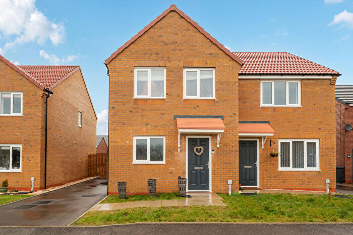 3 Bedroom Semi-Detached House For Sale In Greenstone Close, Mareham-le-fen, PE22