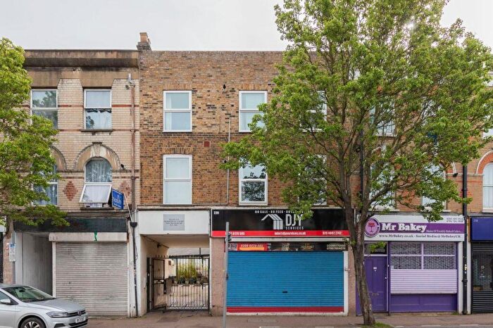 2 Bedroom Flat To Rent In High Road Leytonstone, Leytonstone, E11