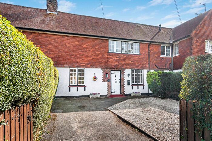 3 Bedroom Terraced House For Sale In Poplar Road, Leatherhead, KT22