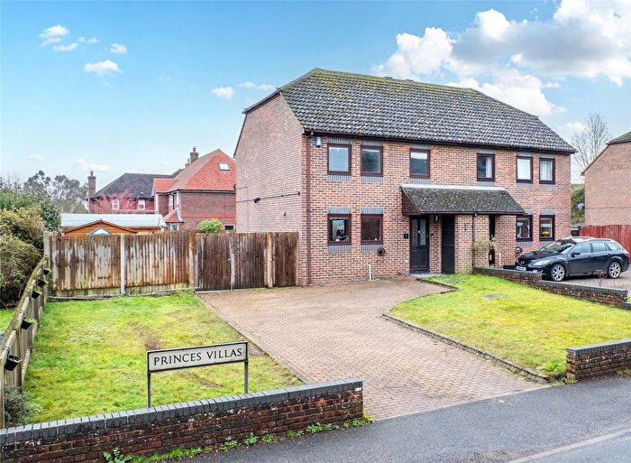 3 Bedroom Semi Detached House For Sale In Maidstone Road, Marden, Tonbridge, Kent, TN12