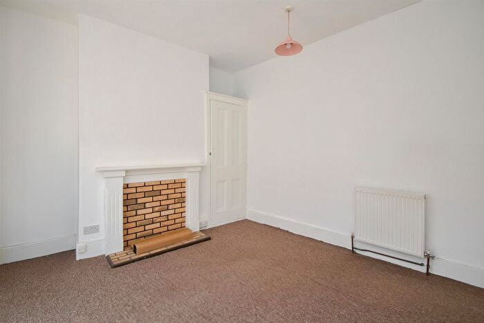 1 Bedroom Flat To Rent In Emmanuel Road, Hastings, TN34