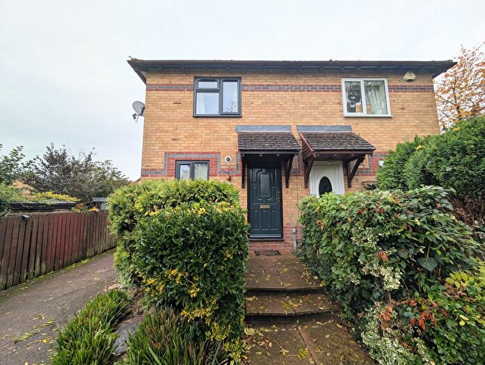 2 Bedroom Semi-detached House To Rent In Ovett Close, Leisure Village, Kettering, NN15