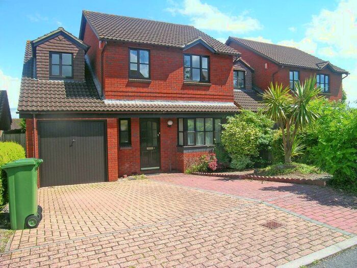 4 Bedroom Detached House To Rent In Spruce Close, Exeter, EX4