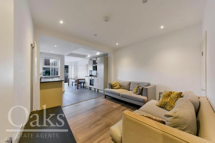 3 Bedroom Terraced House To Rent In Keens Road, Croydon, CR0