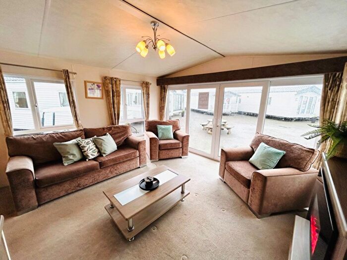 2 Bedroom Mobile/park Home For Sale In Shottendane Road, Birchington, CT7