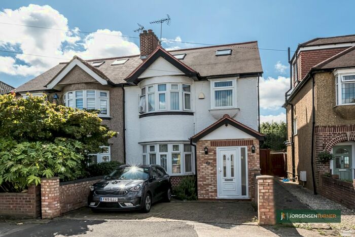 4 Bedroom Terraced House To Rent In Syon Park Gardens, Isleworth, TW7