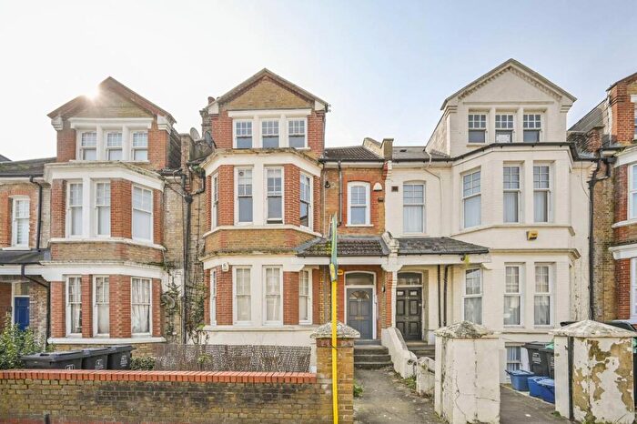 1 Bedroom Flat For Sale In Cranwich Road, , Stoke Newington, London, N16