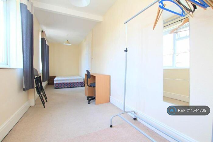 5 Bedroom Semi-Detached House To Rent In Kellaway Avenue, Bristol, BS6