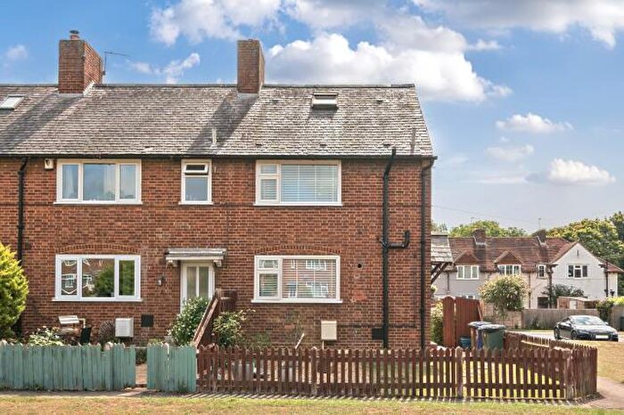 3 Bedroom Semi-Detached House For Sale In Turnpike Road, Bicester, OX27