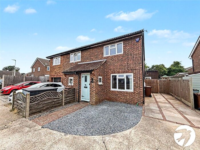 2 Bedroom Semi-Detached House For Sale In Tyne Close, Lordswood, Kent, ME5