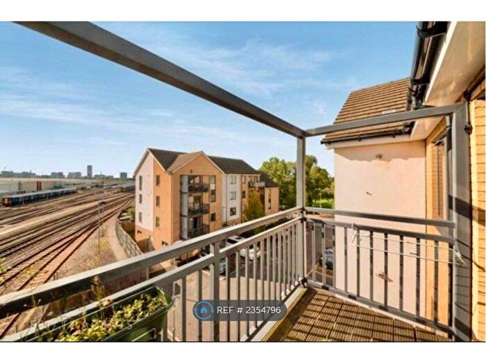 2 Bedroom Flat To Rent In London, London, SE25