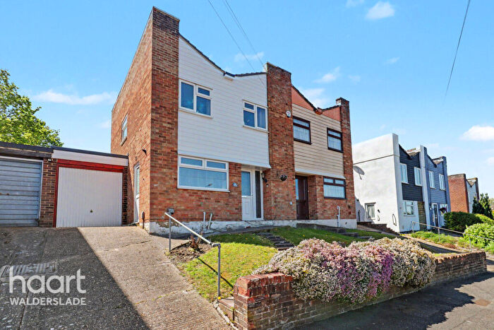 3 Bedroom Semi-Detached House For Sale In Harptree Drive, Chatham, ME5