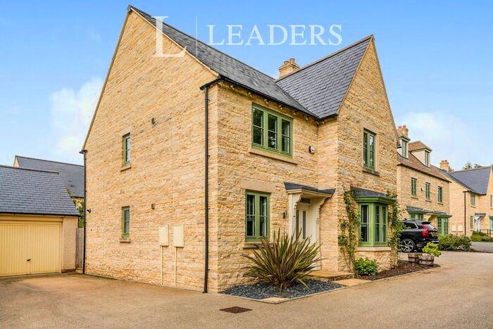 4 Bedroom Detached House To Rent In Clappen Close, Cirencester, GL7
