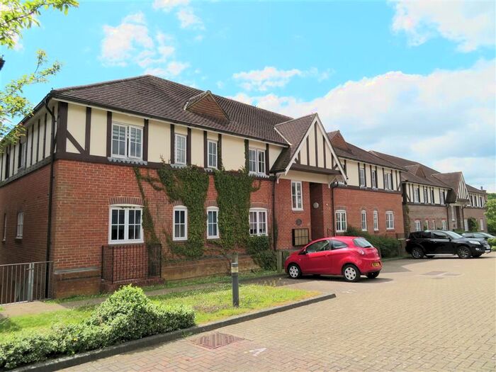 2 Bedroom Detached House To Rent In Lower Village, Haywards Heath, RH16