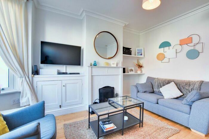 2 Bedroom Terraced House To Rent In Sumner Road, CR0