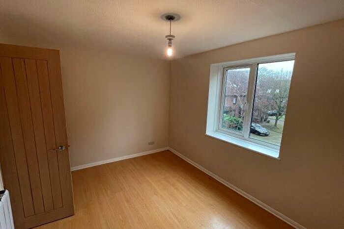 1 Bedroom Flat To Rent In Lind Road Eleonora Terrace, Sutton, SM1