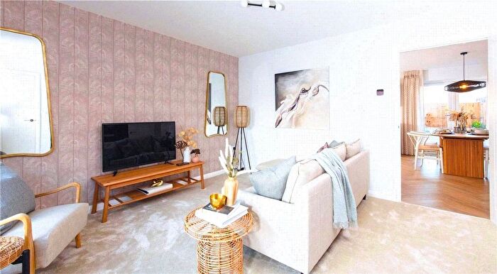 3 Bedroom Semi-Detached House For Sale In Weavers Fold, Rochdale, Greater Manchester, OL11