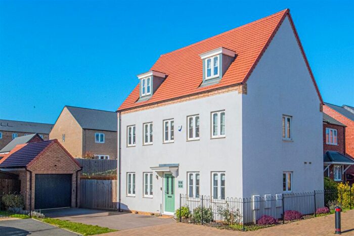 5 Bedroom Detached House For Sale In Lamport Way, Wellingborough, NN8