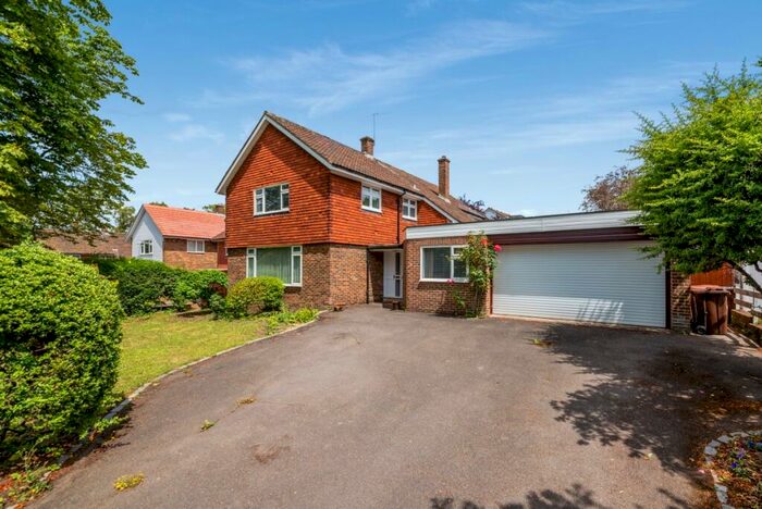 5 Bedroom House To Rent In Alleyn Park London, SE21