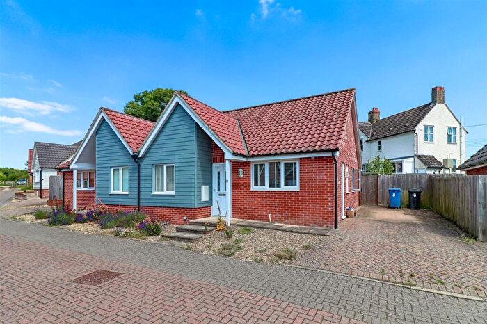 2 Bedroom Semi-Detached Bungalow For Sale In Tankard Farm Close, Bildeston, IP7