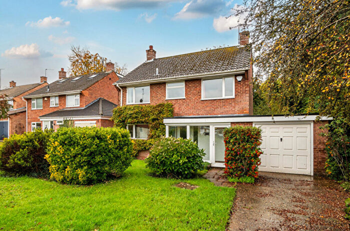4 Bedroom Detached House For Sale In Poynings Crescent, Basingstoke, Hampshire, RG21