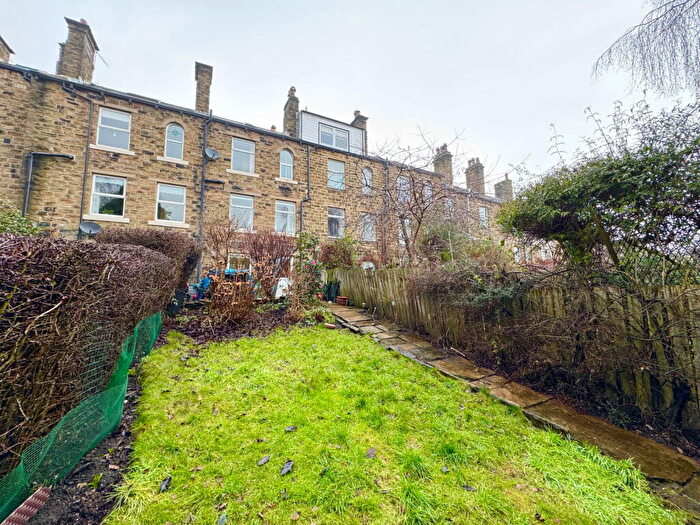 3 Bedroom Terraced House For Sale In Wakefield Road, Denby Dale, Huddersfield, HD8