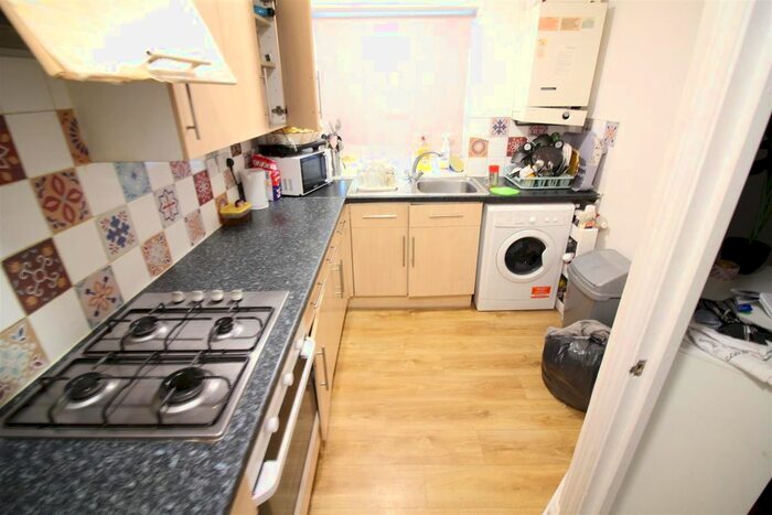 2 Bedroom End Of Terrace House To Rent In Bridge Road, Hounslow, TW3